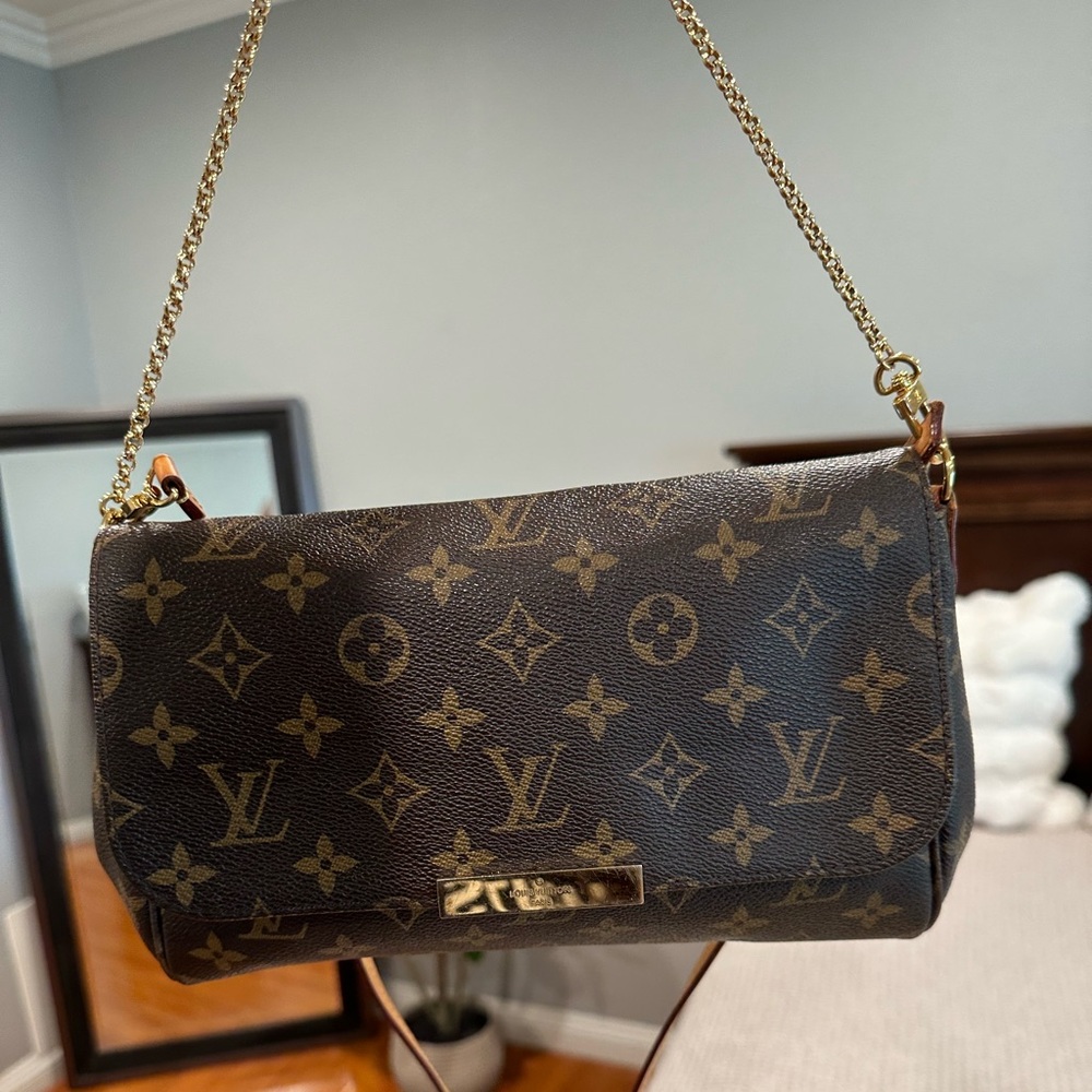 Louis Vuitton Pochette crossbody bag
